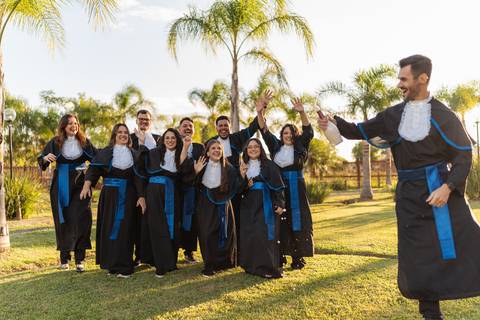 felipe-lopes-fotografia-fotografo-em-osorio-litoral-norte-gaucho-rs-ensaio-de-toga-formatura-turma-de-formandos-de-curso-de-engenharia-de-producao-na-furg-em-santo-antonio-da-patrulha-externo-espontaneo-natureza'