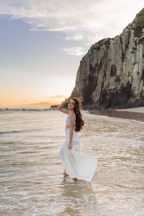 felipe-lopes-fotografia-fotografo-em-osorio-litoral-norte-gaucho-rs-ensaio-de-quinze-anos-15-anos-em-torres-na-praia-por-do-sol'