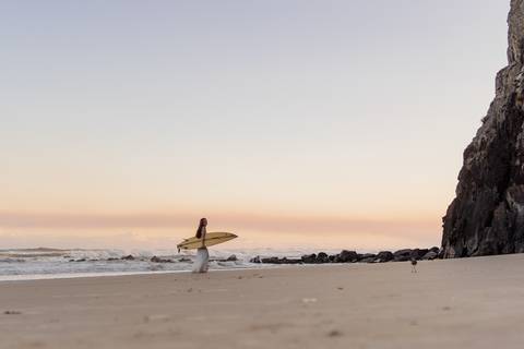 felipe-lopes-fotografia-fotografo-em-osorio-litoral-norte-gaucho-rs-ensaio-de-quinze-anos-15-anos-em-torres-na-praia-por-do-sol'