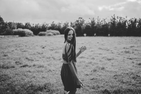 felipe-lopes-fotografia-fotografo-em-osorio-litoral-norte-gaucho-rs-ensaio-de-quinze-anos-15-anos-em-palmares-do-sul-no-campo-fazenda-animais-cavalo-campeiro'