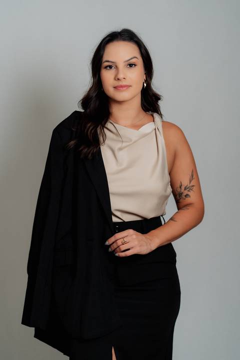 felipe-lopes-fotografia-fotografo-em-osorio-litoral-norte-gaucho-rs-ensaio-empresarial-em-estudio-casal-empreendedor-sun-frame-energia-solar'