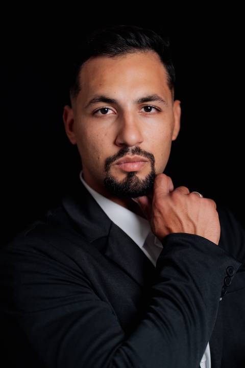 felipe-lopes-fotografia-fotografo-em-osorio-litoral-norte-gaucho-rs-ensaio-empresarial-em-estudio-casal-empreendedor-sun-frame-energia-solar'