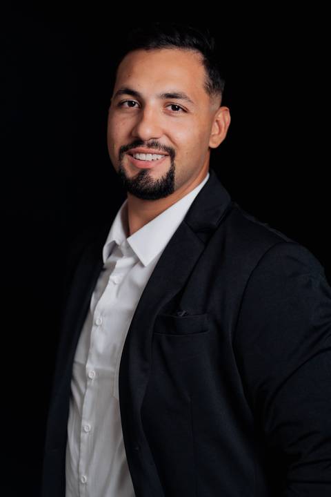 felipe-lopes-fotografia-fotografo-em-osorio-litoral-norte-gaucho-rs-ensaio-empresarial-em-estudio-casal-empreendedor-sun-frame-energia-solar'