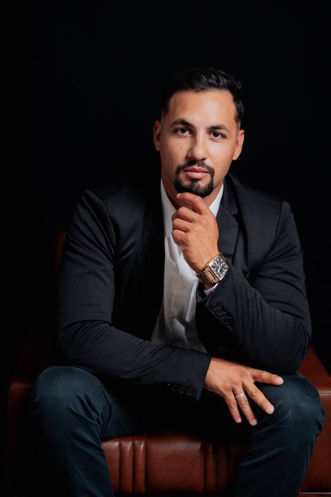 felipe-lopes-fotografia-fotografo-em-osorio-litoral-norte-gaucho-rs-ensaio-empresarial-em-estudio-casal-empreendedor-sun-frame-energia-solar'