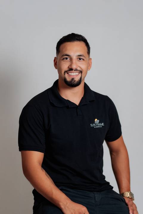 felipe-lopes-fotografia-fotografo-em-osorio-litoral-norte-gaucho-rs-ensaio-empresarial-em-estudio-casal-empreendedor-sun-frame-energia-solar'