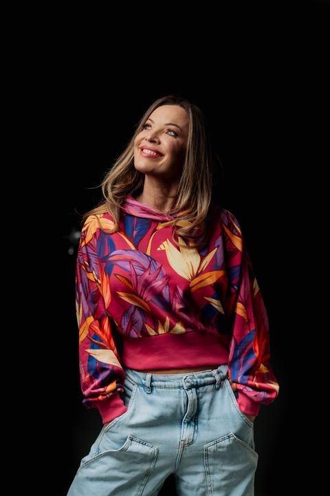 felipe-lopes-fotografia-fotografo-em-osorio-litoral-norte-gaucho-rs-ensaio-empresarial-e-pessoal-de-aniversario-fabi-e-flutua-danca-aerea-em-estudio'