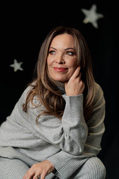 felipe-lopes-fotografia-fotografo-em-osorio-litoral-norte-gaucho-rs-ensaio-empresarial-e-pessoal-de-aniversario-fabi-e-flutua-danca-aerea-em-estudio'