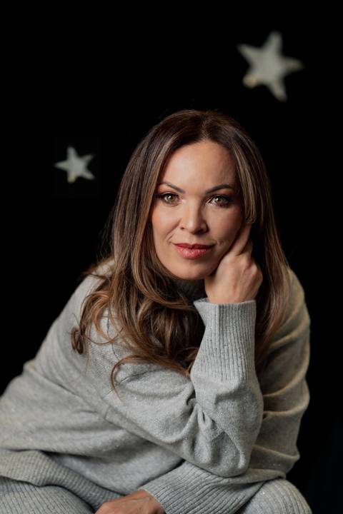 felipe-lopes-fotografia-fotografo-em-osorio-litoral-norte-gaucho-rs-ensaio-empresarial-e-pessoal-de-aniversario-fabi-e-flutua-danca-aerea-em-estudio'