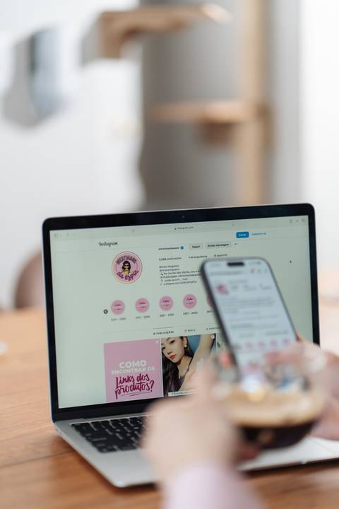 felipe-lopes-fotografia-fotografo-em-osorio-litoral-norte-gaucho-rs-ensaio-empresarial-em-casal-com-estudio-movel-fotos-ambientadas-home-office-renara-nogueira-achadinhos'