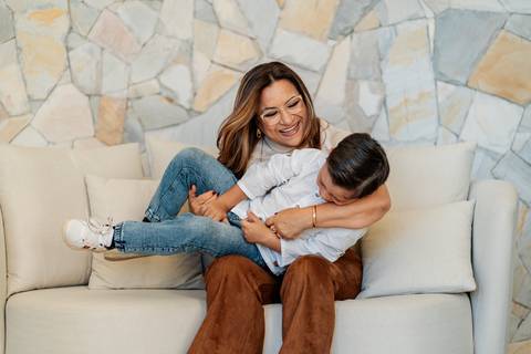 felipe-lopes-fotografia-fotografo-em-osorio-litoral-norte-gaucho-rs-ensaio-fotografico-de-familia-com-crianca-retratos-espontaneos-em-casa'