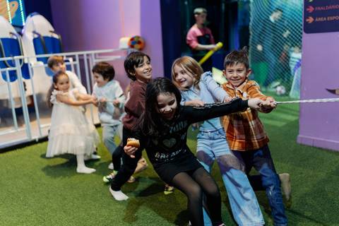 felipe-lopes-fotografia-fotografo-em-osorio-litoral-norte-gaucho-rs-festa-infantil-de-6-anos-meninas-gemeas-na-casa-de-festas-ioio-em-porto-alegre-decoracao-stitch'