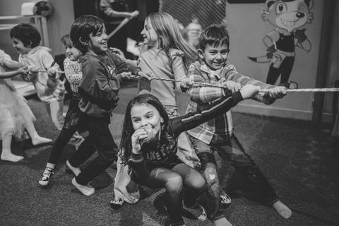 felipe-lopes-fotografia-fotografo-em-osorio-litoral-norte-gaucho-rs-festa-infantil-de-6-anos-meninas-gemeas-na-casa-de-festas-ioio-em-porto-alegre-decoracao-stitch'