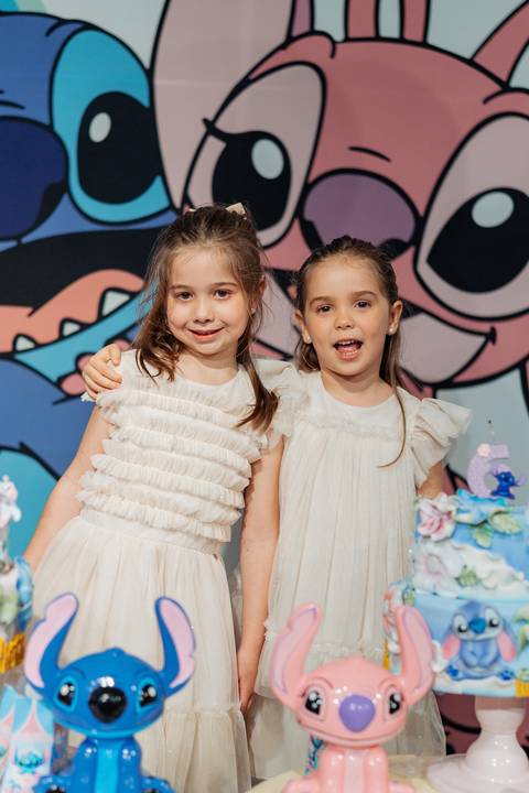 felipe-lopes-fotografia-fotografo-em-osorio-litoral-norte-gaucho-rs-festa-infantil-de-6-anos-meninas-gemeas-na-casa-de-festas-ioio-em-porto-alegre-decoracao-stitch'