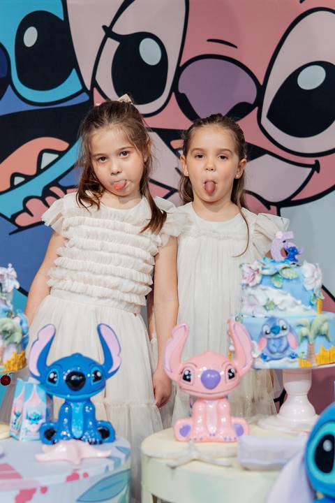 felipe-lopes-fotografia-fotografo-em-osorio-litoral-norte-gaucho-rs-festa-infantil-de-6-anos-meninas-gemeas-na-casa-de-festas-ioio-em-porto-alegre-decoracao-stitch'