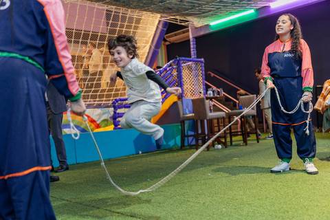 felipe-lopes-fotografia-fotografo-em-osorio-litoral-norte-gaucho-rs-festa-infantil-de-6-anos-meninas-gemeas-na-casa-de-festas-ioio-em-porto-alegre-decoracao-stitch'