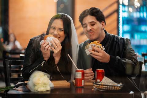 felipe-lopes-fotografia-fotografo-em-osorio-litoral-norte-gaucho-rs-ensaio-de-casamento-pre-wedding-em-torres-urbano-e-natureza-casal-jovem'