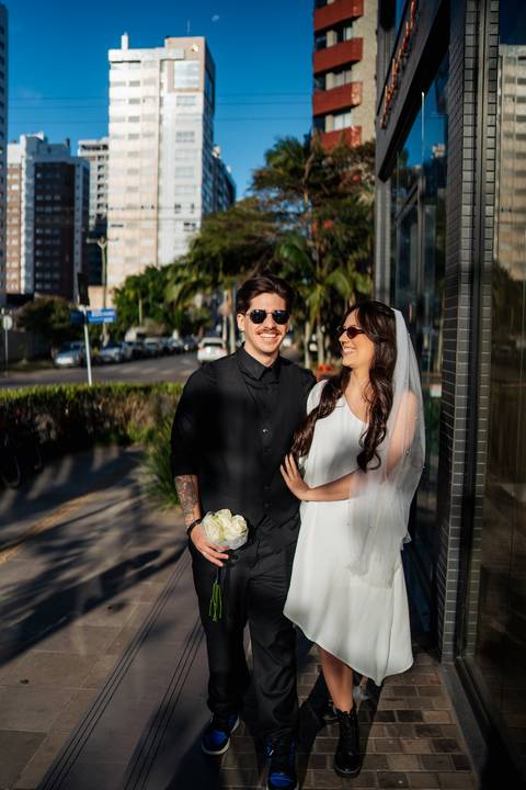 felipe-lopes-fotografia-fotografo-em-osorio-litoral-norte-gaucho-rs-ensaio-de-casamento-pre-wedding-em-torres-urbano-e-natureza-casal-jovem'