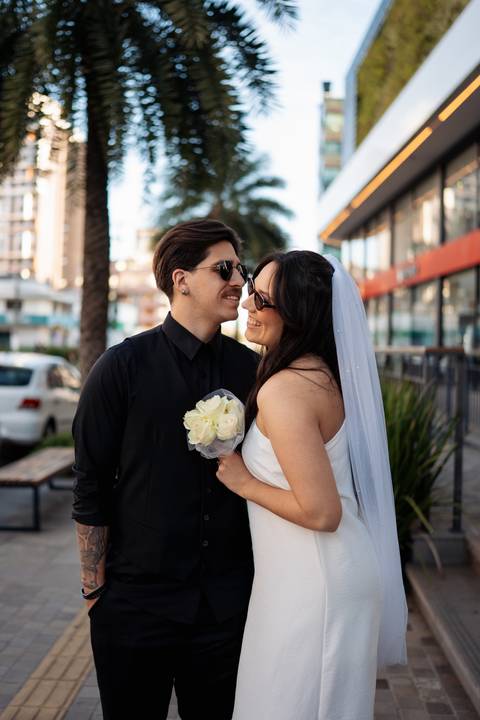 felipe-lopes-fotografia-fotografo-em-osorio-litoral-norte-gaucho-rs-ensaio-de-casamento-pre-wedding-em-torres-urbano-e-natureza-casal-jovem'