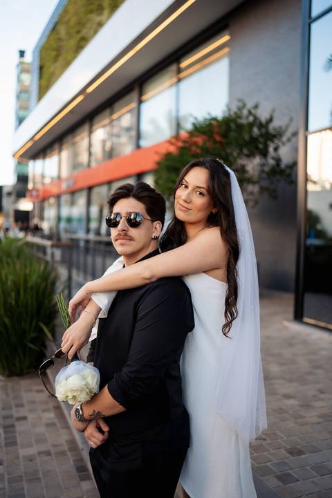 felipe-lopes-fotografia-fotografo-em-osorio-litoral-norte-gaucho-rs-ensaio-de-casamento-pre-wedding-em-torres-urbano-e-natureza-casal-jovem'