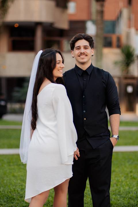 felipe-lopes-fotografia-fotografo-em-osorio-litoral-norte-gaucho-rs-ensaio-de-casamento-pre-wedding-em-torres-urbano-e-natureza-casal-jovem'