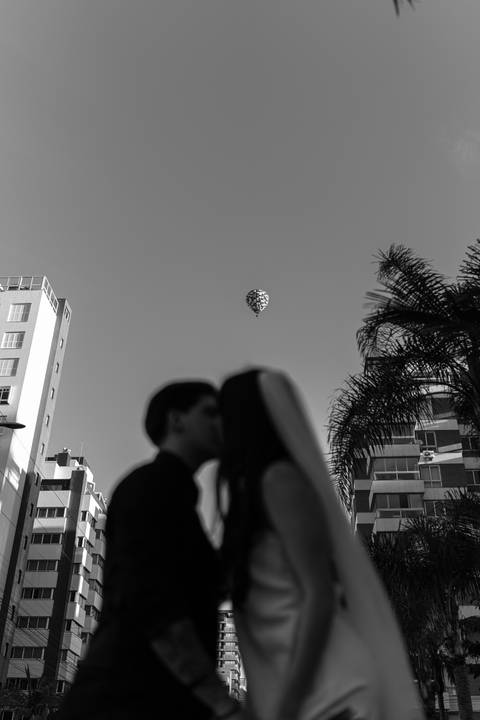 felipe-lopes-fotografia-fotografo-em-osorio-litoral-norte-gaucho-rs-ensaio-de-casamento-pre-wedding-em-torres-urbano-e-natureza-casal-jovem'