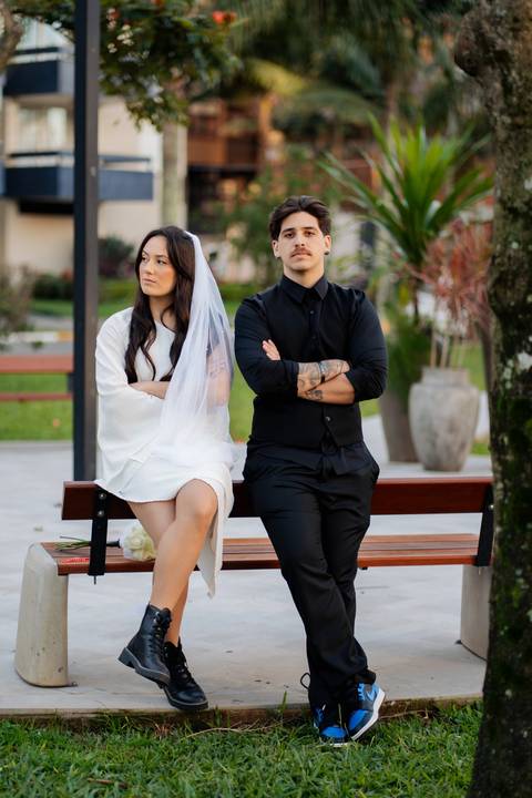 felipe-lopes-fotografia-fotografo-em-osorio-litoral-norte-gaucho-rs-ensaio-de-casamento-pre-wedding-em-torres-urbano-e-natureza-casal-jovem'