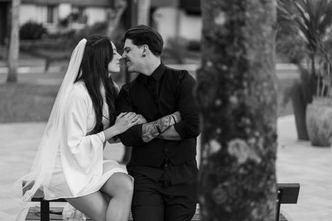 felipe-lopes-fotografia-fotografo-em-osorio-litoral-norte-gaucho-rs-ensaio-de-casamento-pre-wedding-em-torres-urbano-e-natureza-casal-jovem'