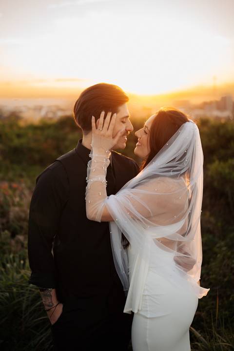 felipe-lopes-fotografia-fotografo-em-osorio-litoral-norte-gaucho-rs-ensaio-de-casamento-pre-wedding-em-torres-urbano-e-natureza-casal-jovem'