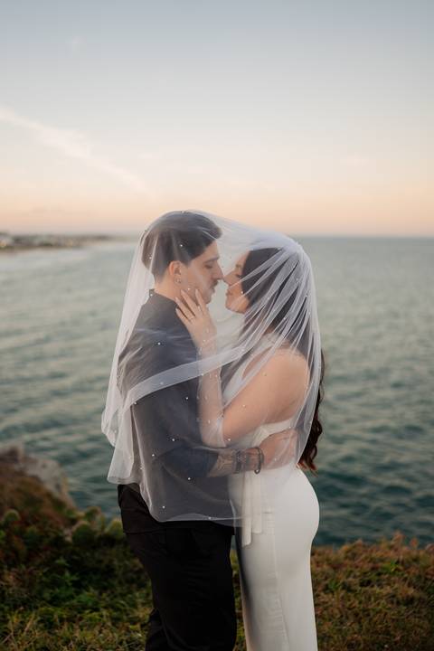 felipe-lopes-fotografia-fotografo-em-osorio-litoral-norte-gaucho-rs-ensaio-de-casamento-pre-wedding-em-torres-urbano-e-natureza-casal-jovem'