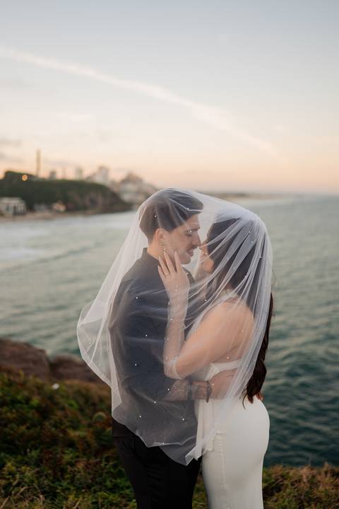 felipe-lopes-fotografia-fotografo-em-osorio-litoral-norte-gaucho-rs-ensaio-de-casamento-pre-wedding-em-torres-urbano-e-natureza-casal-jovem'