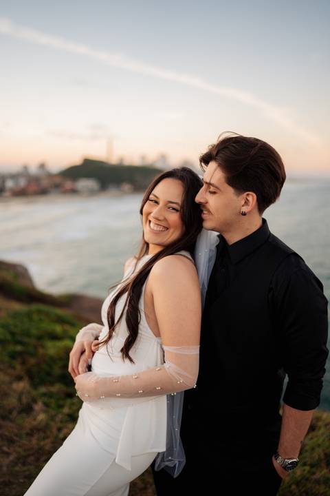 felipe-lopes-fotografia-fotografo-em-osorio-litoral-norte-gaucho-rs-ensaio-de-casamento-pre-wedding-em-torres-urbano-e-natureza-casal-jovem'
