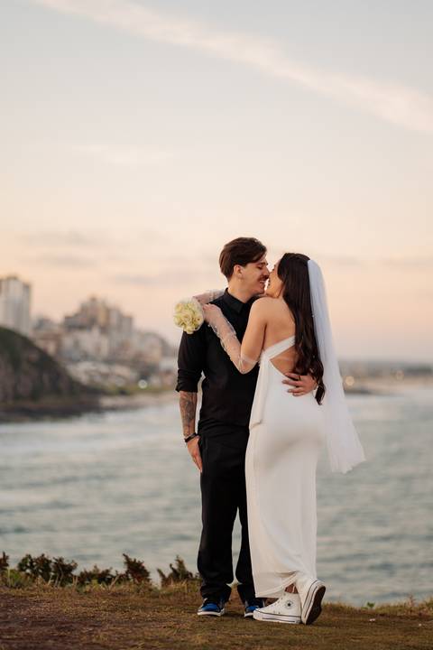 felipe-lopes-fotografia-fotografo-em-osorio-litoral-norte-gaucho-rs-ensaio-de-casamento-pre-wedding-em-torres-urbano-e-natureza-casal-jovem'