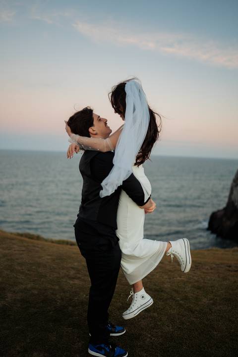 felipe-lopes-fotografia-fotografo-em-osorio-litoral-norte-gaucho-rs-ensaio-de-casamento-pre-wedding-em-torres-urbano-e-natureza-casal-jovem'