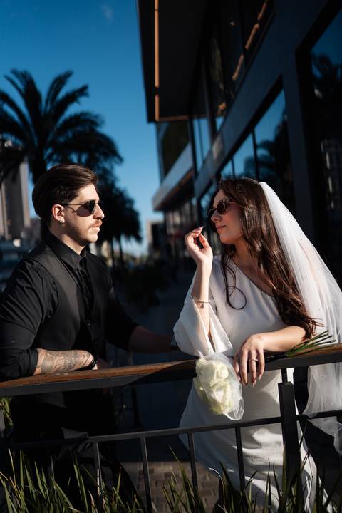 felipe-lopes-fotografia-fotografo-em-osorio-litoral-norte-gaucho-rs-ensaio-de-casamento-pre-wedding-em-torres-urbano-e-natureza-casal-jovem'