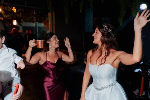 felipe-lopes-fotografia-fotografo-em-osorio-litoral-norte-gaucho-rs-cobertura-de-casamento-em-capao-da-canoa-making-of-dos-noivos-cerimonia-na-igreja-catolica-e-festa-na-saba-em-atlantida'