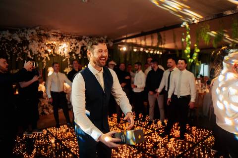 felipe-lopes-fotografia-fotografo-em-osorio-litoral-norte-gaucho-rs-cobertura-de-casamento-em-capao-da-canoa-making-of-dos-noivos-cerimonia-na-igreja-catolica-e-festa-na-saba-em-atlantida'