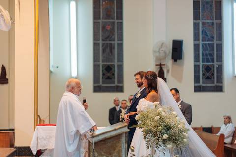 felipe-lopes-fotografia-fotografo-em-osorio-litoral-norte-gaucho-rs-cobertura-de-casamento-em-capao-da-canoa-making-of-dos-noivos-cerimonia-na-igreja-catolica-e-festa-na-saba-em-atlantida'