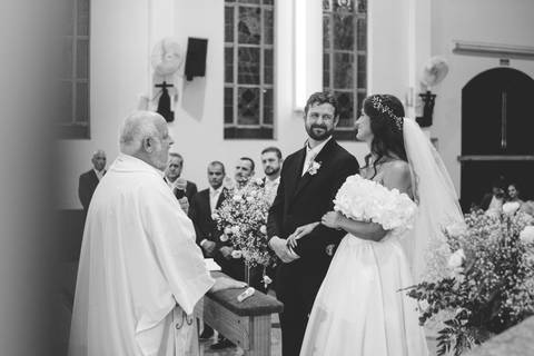 felipe-lopes-fotografia-fotografo-em-osorio-litoral-norte-gaucho-rs-cobertura-de-casamento-em-capao-da-canoa-making-of-dos-noivos-cerimonia-na-igreja-catolica-e-festa-na-saba-em-atlantida'
