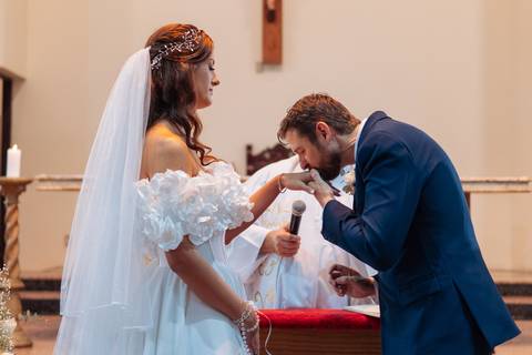 felipe-lopes-fotografia-fotografo-em-osorio-litoral-norte-gaucho-rs-cobertura-de-casamento-em-capao-da-canoa-making-of-dos-noivos-cerimonia-na-igreja-catolica-e-festa-na-saba-em-atlantida'