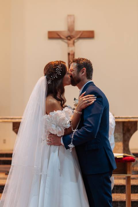 felipe-lopes-fotografia-fotografo-em-osorio-litoral-norte-gaucho-rs-cobertura-de-casamento-em-capao-da-canoa-making-of-dos-noivos-cerimonia-na-igreja-catolica-e-festa-na-saba-em-atlantida'