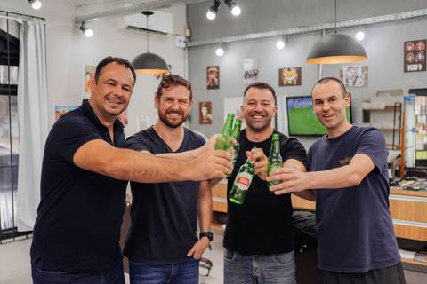 felipe-lopes-fotografia-fotografo-em-osorio-litoral-norte-gaucho-rs-cobertura-de-casamento-em-capao-da-canoa-making-of-dos-noivos-cerimonia-na-igreja-catolica-e-festa-na-saba-em-atlantidafelipe-lopes-fotografia-fotografo-em-osorio-litoral-norte-gaucho-rs-'