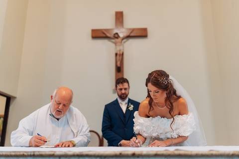 felipe-lopes-fotografia-fotografo-em-osorio-litoral-norte-gaucho-rs-cobertura-de-casamento-em-capao-da-canoa-making-of-dos-noivos-cerimonia-na-igreja-catolica-e-festa-na-saba-em-atlantida'