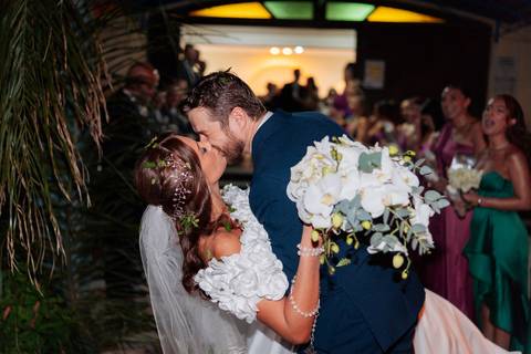 felipe-lopes-fotografia-fotografo-em-osorio-litoral-norte-gaucho-rs-cobertura-de-casamento-em-capao-da-canoa-making-of-dos-noivos-cerimonia-na-igreja-catolica-e-festa-na-saba-em-atlantida'