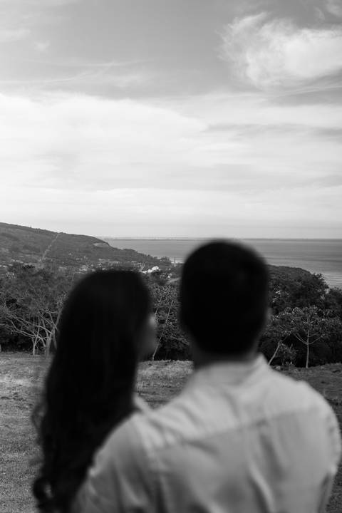 felipe-lopes-fotografia-fotografo-em-osorio-litoral-norte-gaucho-rs-ensaio-de-pre-wedding-pre-casamento-save-the-date-externo-por-do-sol-cabanas-aurora-em-santo-antonio-da-patrulha-morro-natureza-leve-descontraido-espontaneo-casal-de-noivos'