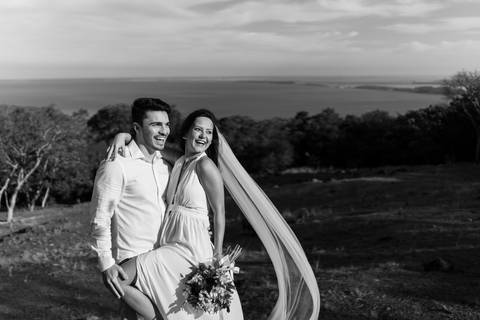 felipe-lopes-fotografia-fotografo-em-osorio-litoral-norte-gaucho-rs-ensaio-de-pre-wedding-pre-casamento-save-the-date-externo-por-do-sol-cabanas-aurora-em-santo-antonio-da-patrulha-morro-natureza-leve-descontraido-espontaneo-casal-de-noivos'