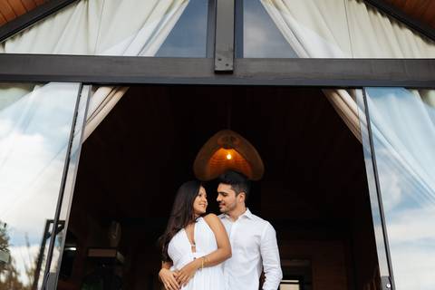 felipe-lopes-fotografia-fotografo-em-osorio-litoral-norte-gaucho-rs-ensaio-de-pre-wedding-pre-casamento-save-the-date-externo-por-do-sol-cabanas-aurora-em-santo-antonio-da-patrulha-morro-natureza-leve-descontraido-espontaneo-casal-de-noivos'