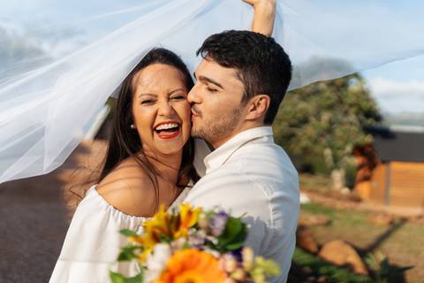 felipe-lopes-fotografia-fotografo-em-osorio-litoral-norte-gaucho-rs-ensaio-de-pre-wedding-pre-casamento-save-the-date-externo-por-do-sol-cabanas-aurora-em-santo-antonio-da-patrulha-morro-natureza-leve-descontraido-espontaneo-casal-de-noivos'
