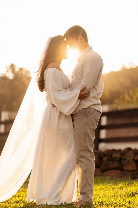 felipe-lopes-fotografia-fotografo-em-osorio-litoral-norte-gaucho-rs-ensaio-de-pre-wedding-pre-casamento-save-the-date-externo-por-do-sol-cabanas-aurora-em-santo-antonio-da-patrulha-morro-natureza-leve-descontraido-espontaneo-casal-de-noivos'
