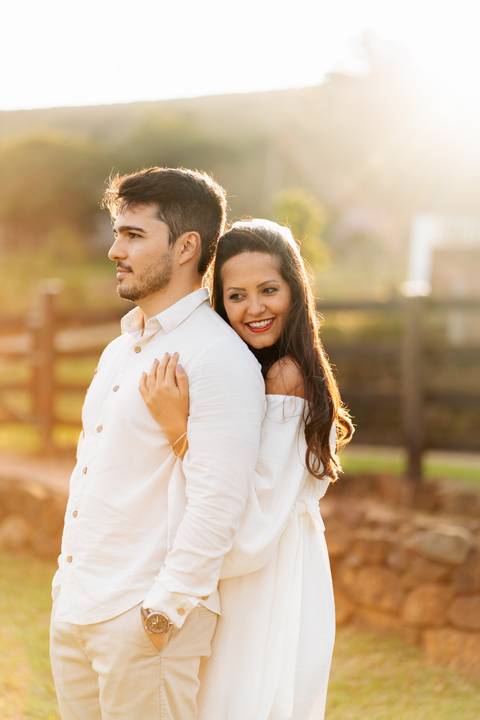 felipe-lopes-fotografia-fotografo-em-osorio-litoral-norte-gaucho-rs-ensaio-de-pre-wedding-pre-casamento-save-the-date-externo-por-do-sol-cabanas-aurora-em-santo-antonio-da-patrulha-morro-natureza-leve-descontraido-espontaneo-casal-de-noivos'