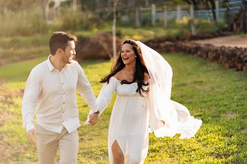 felipe-lopes-fotografia-fotografo-em-osorio-litoral-norte-gaucho-rs-ensaio-de-pre-wedding-pre-casamento-save-the-date-externo-por-do-sol-cabanas-aurora-em-santo-antonio-da-patrulha-morro-natureza-leve-descontraido-espontaneo-casal-de-noivos'